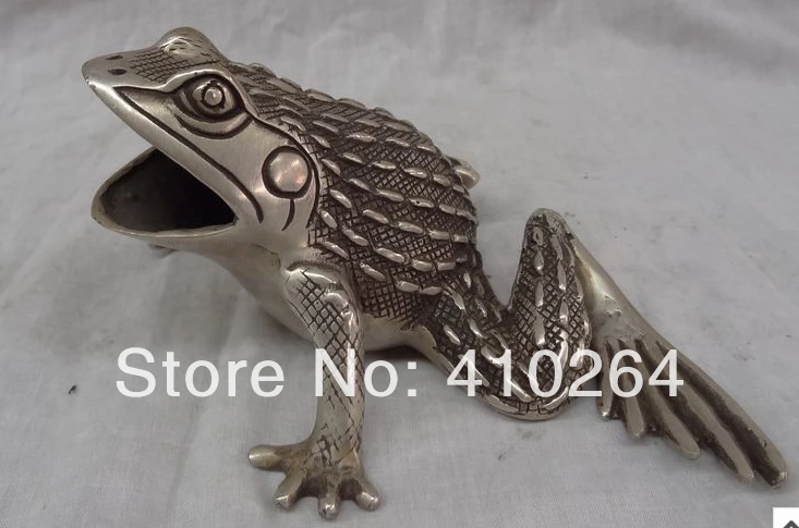 0116P $old craft$ fast shipping China Chinese Silver Animals Sculpture Wealth Jump Frog Statue Brass Hoptoad (A0321)
0116P $old craft$ fast shipping China Chinese Silver Animals Sculpture Wealth Jump Frog Statue Brass Hoptoad (A0321)