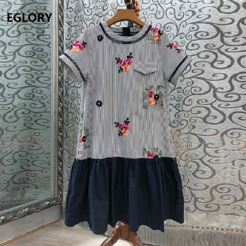 High Quality New Preppy Style Dress 2019 Summer Ladies Striped Print Flower Embroidery Patchwork Short Sleeve Sweet Cute Dress
High Quality New Preppy Style Dress 2019 Summer Ladies Striped Print Flower Embroidery Patchwork Short Sleeve Sweet Cute Dress