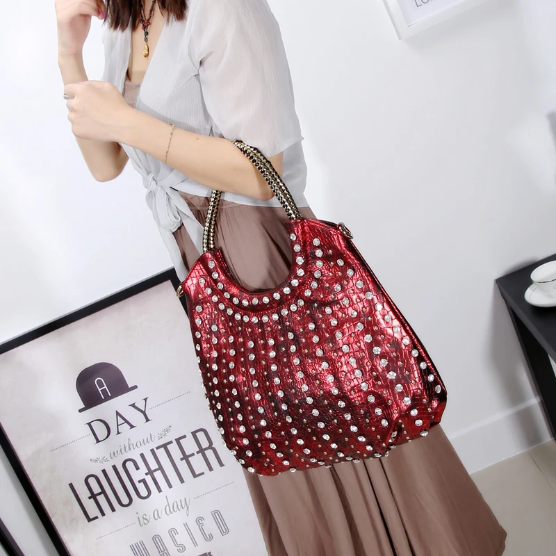 New Luxury Fashion diamonds Women handbags ladies leather Large capacity shoulder messenger bag female rhinestone crossbody bags
New Luxury Fashion diamonds Women handbags ladies leather Large capacity shoulder messenger bag female rhinestone crossbody bags