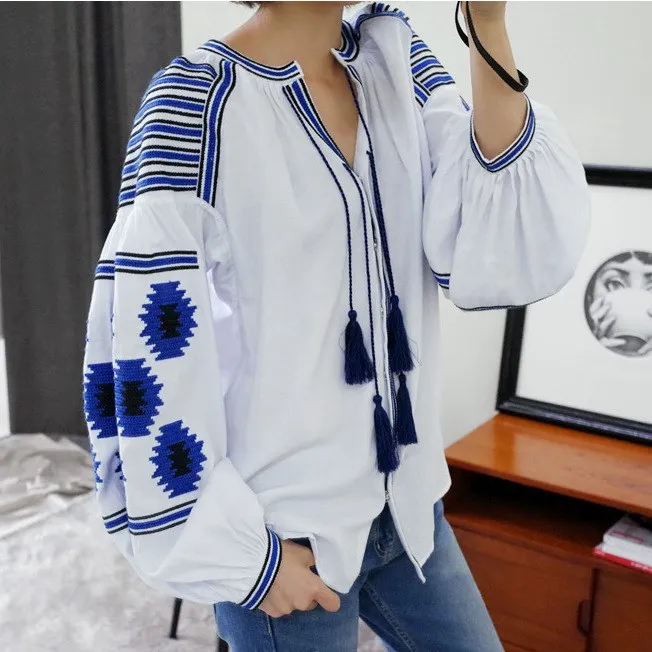 2019 Spring Ethnic Boho Blouse White Blue Black Red Long Sleeve V Neck Embroidery Shirt Lantern Sleeve Blusa Top
2019 Spring Ethnic Boho Blouse White Blue Black Red Long Sleeve V Neck Embroidery Shirt Lantern Sleeve Blusa Top