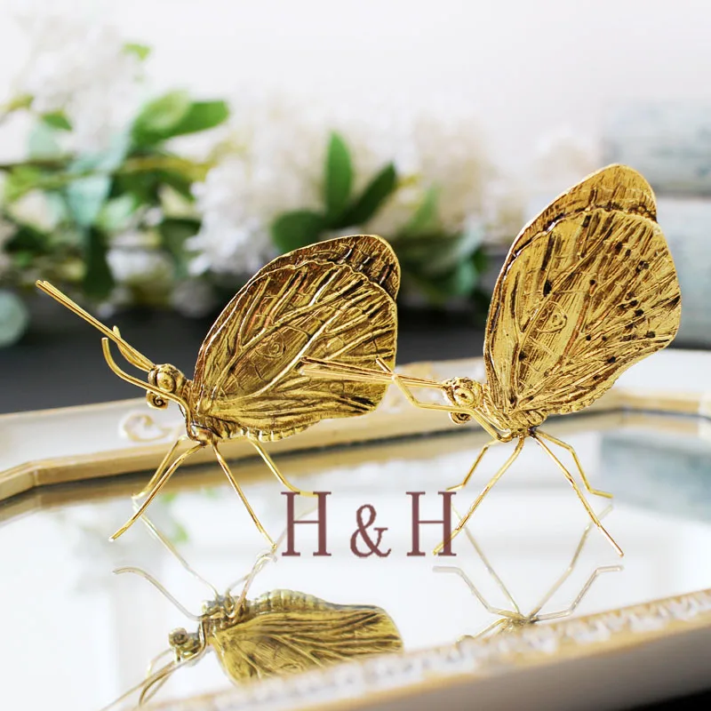 India golden butterfly copper ornaments handmade Vintage simulation model room decoration creative home decoration
India golden butterfly copper ornaments handmade Vintage simulation model room decoration creative home decoration