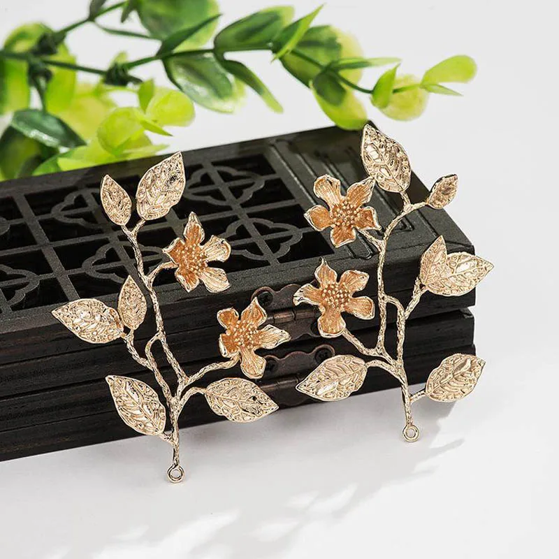 Retro Tree Leaf Branch Flower Pendant Charms High Quality Gold Silver Color DIY Stuffs Supplies Vintage Jewelry Accessories
Retro Tree Leaf Branch Flower Pendant Charms High Quality Gold Silver Color DIY Stuffs Supplies Vintage Jewelry Accessories