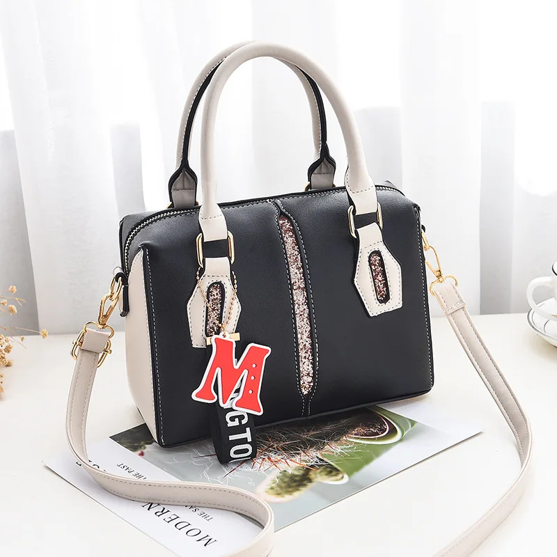 European and American style stereotyped fashion female bag worn one shoulder bag
European and American style stereotyped fashion female bag worn one shoulder bag