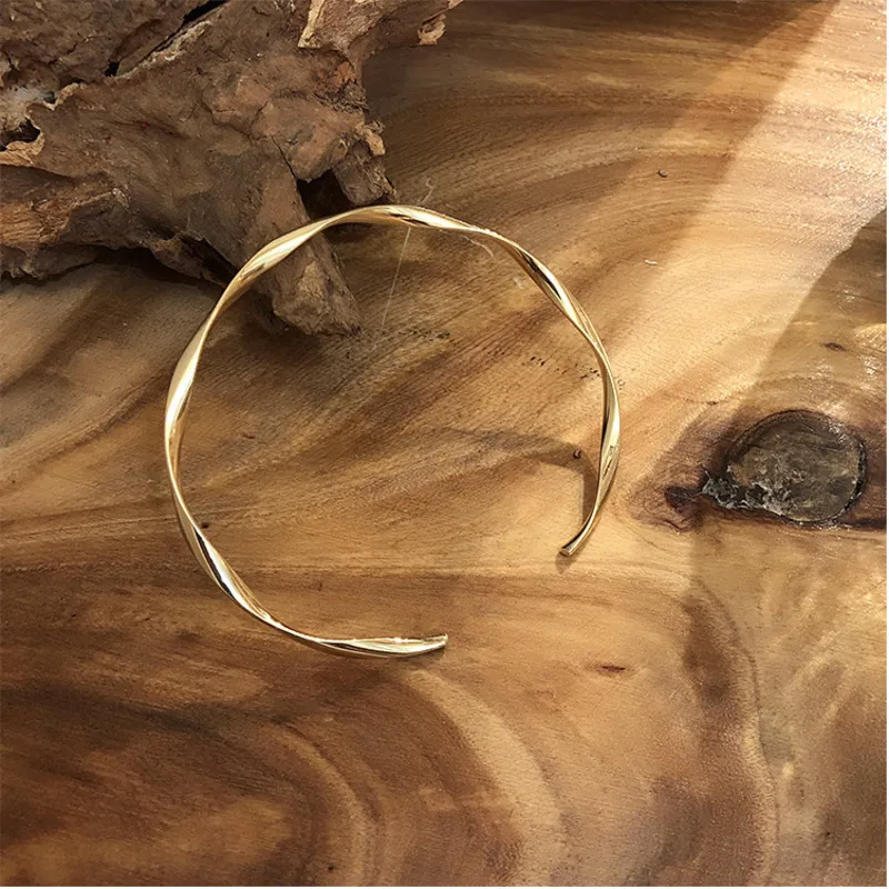 2019 New Fashion Matte Scrub Metal Bangles Women Trendy Resin Distorted Bracelet Smooth Wide Opening Adjustable Bangle
2019 New Fashion Matte Scrub Metal Bangles Women Trendy Resin Distorted Bracelet Smooth Wide Opening Adjustable Bangle