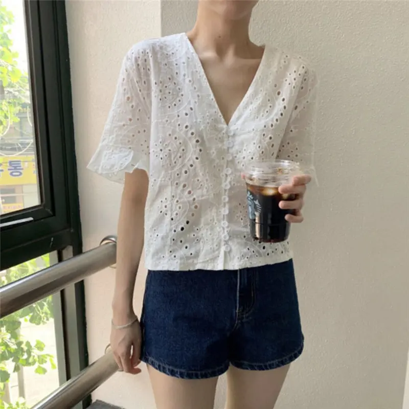 Alien Kitty New Elegant Hollow Out Casual Hook Floral V-Neck Pearls Buttons Summer Flare Sleeves Loose Sweet White Short Shirts
Alien Kitty New Elegant Hollow Out Casual Hook Floral V-Neck Pearls Buttons Summer Flare Sleeves Loose Sweet White Short Shirts