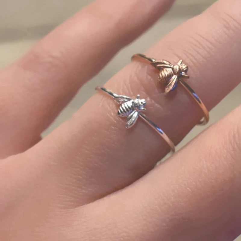2019 New Simple Tiny Silver Color Bee Ring Gold Hammered Band Stacking Rings Jewelry For Women Wedding Party Gift Bague Femme
2019 New Simple Tiny Silver Color Bee Ring Gold Hammered Band Stacking Rings Jewelry For Women Wedding Party Gift Bague Femme