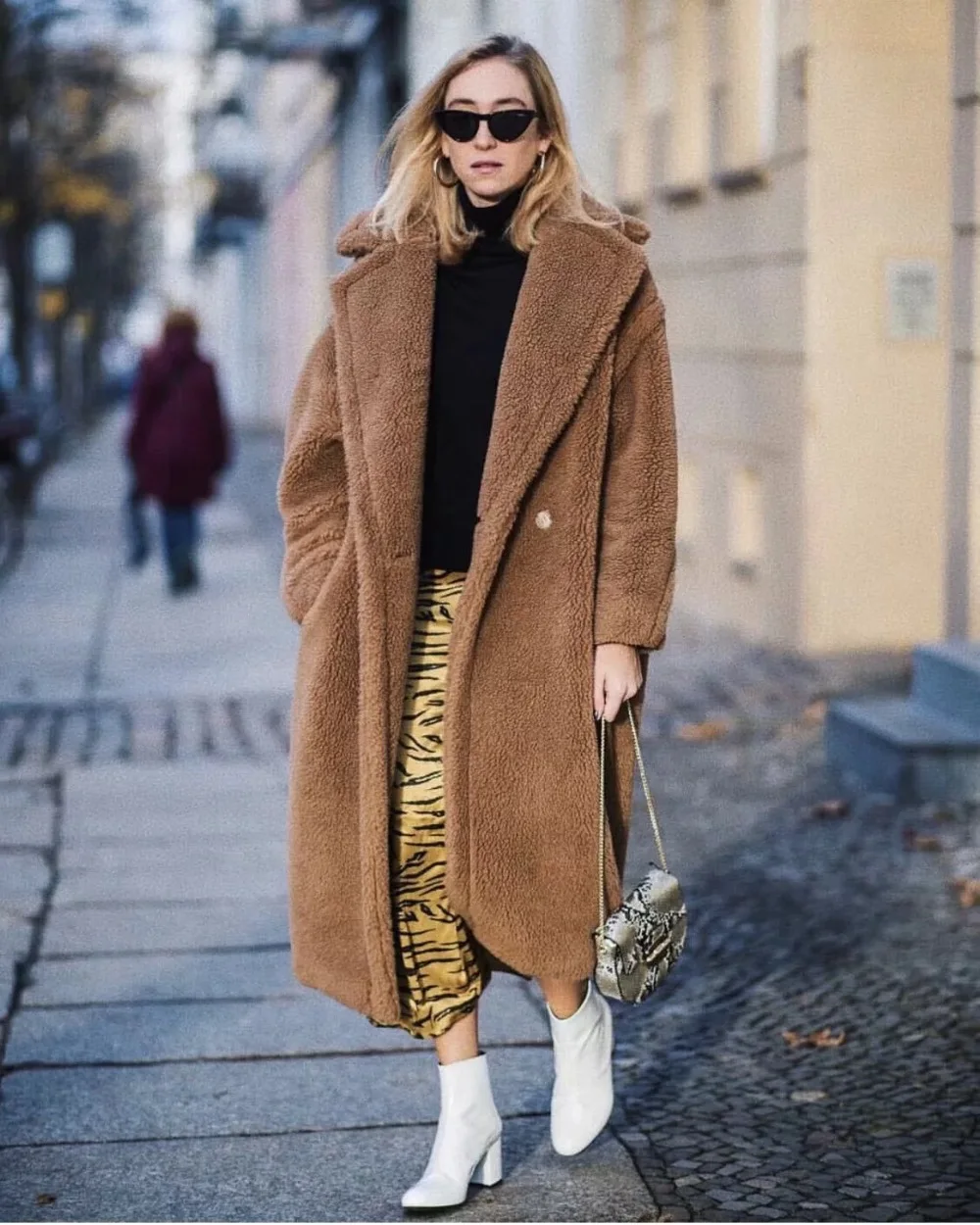 2018 hot sale fashion short X-long Faux fur warm coat Christmas holiday sexy club celebrity sexy women fur coats wholesale
2018 hot sale fashion short X-long Faux fur warm coat Christmas holiday sexy club celebrity sexy women fur coats wholesale