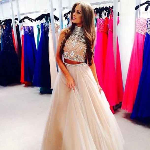 Shining 2019 2 Piece Gowns A-Line High Neck Heavy Crystal Jewels By Hand Tulle Champagne Long Evening dress for women
Shining 2019 2 Piece Gowns A-Line High Neck Heavy Crystal Jewels By Hand Tulle Champagne Long Evening dress for women