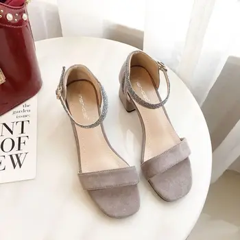 2018 new style with buckle down suede high heels fashion with coarse sequins high heels.
2018 new style with buckle down suede high heels fashion with coarse sequins high heels.