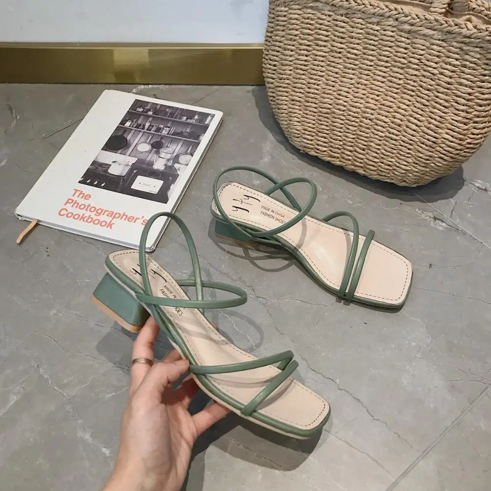 2019 New Summer Shoes Women Leather Basic Casual Mid-heeled Sandals Fashion Strap Solid Retro Back Strap Square Heel Women Shoes
2019 New Summer Shoes Women Leather Basic Casual Mid-heeled Sandals Fashion Strap Solid Retro Back Strap Square Heel Women Shoes