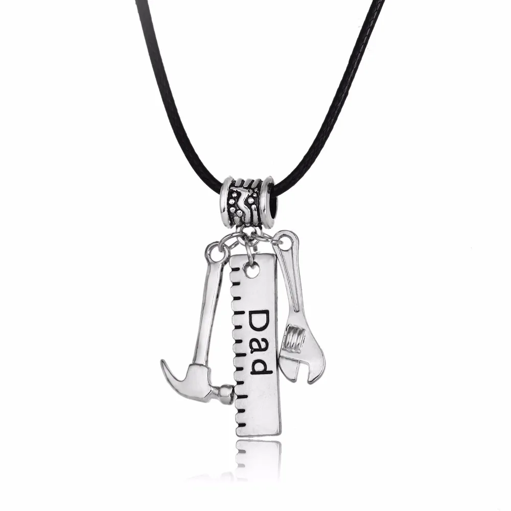 Family Daddy Papa Necklaces Dad Ruler Hammer Spanner Wrench Tools Pendant Necklace Leather Rope Jewelry Men Father's Day Gifts
Family Daddy Papa Necklaces Dad Ruler Hammer Spanner Wrench Tools Pendant Necklace Leather Rope Jewelry Men Father's Day Gifts