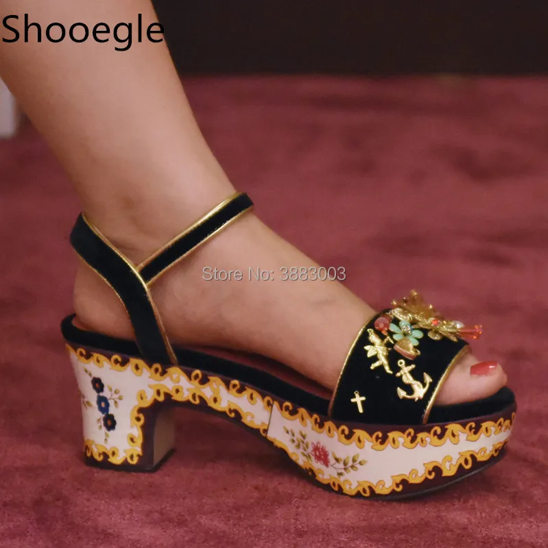 Fashion Summer Flower Crystal Stud Sandals Embroidery Chunk High Heel Ankle Buckle Strap Platform Women Shoes Metal Floral
Fashion Summer Flower Crystal Stud Sandals Embroidery Chunk High Heel Ankle Buckle Strap Platform Women Shoes Metal Floral