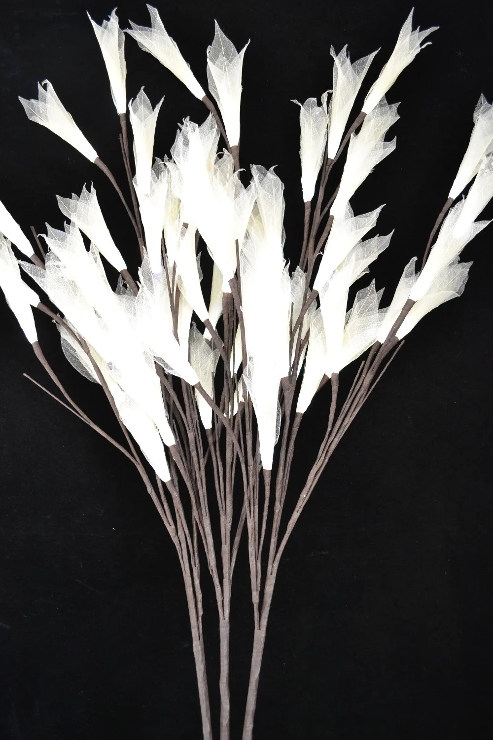 LED Nature Vein Leaf Flower Branch Light 40" Height 54 LED, 3 Sub-Branches is on set with branch distance 1' (30cm) 3m lead wire
LED Nature Vein Leaf Flower Branch Light 40" Height 54 LED, 3 Sub-Branches is on set with branch distance 1' (30cm) 3m lead wire
