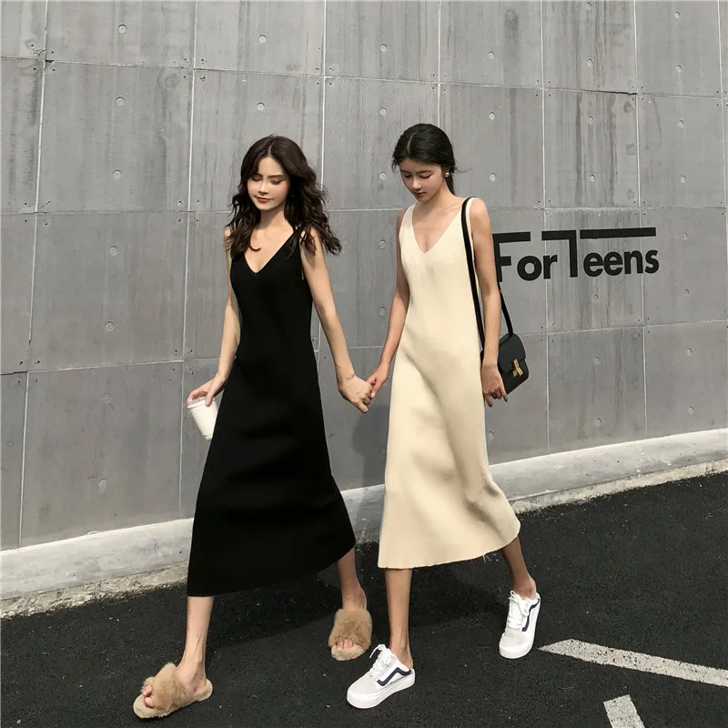 Sleeveless Deep V-Neck Elastic Knitted Dress Women 2019 Summer Mid-calf Dress Black Backless Split Tank Dress Sundress
Sleeveless Deep V-Neck Elastic Knitted Dress Women 2019 Summer Mid-calf Dress Black Backless Split Tank Dress Sundress
