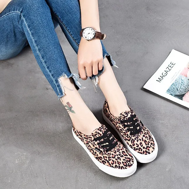 fashion Leopard Round toe shoes new style women canvas rubber sneakers Breathable Comfortable casual lac up flat shoes AA005
fashion Leopard Round toe shoes new style women canvas rubber sneakers Breathable Comfortable casual lac up flat shoes AA005