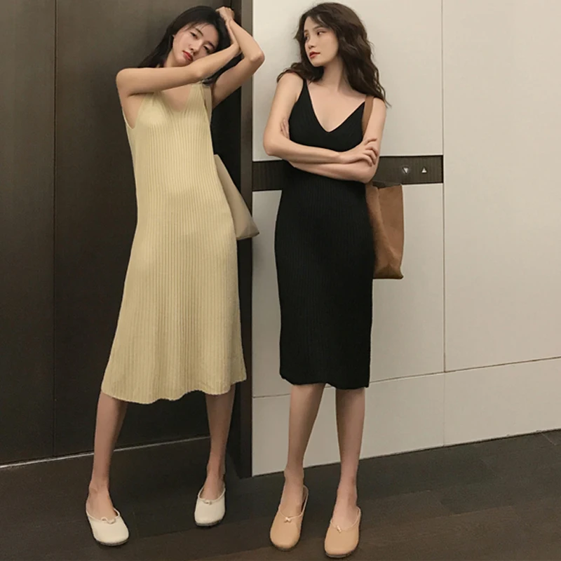 Summer V-Neck Knitted Tank Dress New 2019 Casual Sleeveless Women Base Dresses Black Stretch A-Line Midi Dress Vest Sundress
Summer V-Neck Knitted Tank Dress New 2019 Casual Sleeveless Women Base Dresses Black Stretch A-Line Midi Dress Vest Sundress