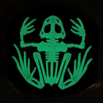

10pcs Rubber Skeleton Frog Patch 3D PVC Tactical Badge Combat Armband Glow In Dark Bone Morale Patch Military Brassard Wholesale