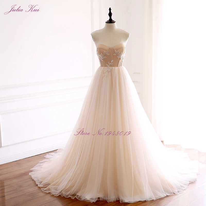 Julia Kui Strapless Wedding Dress Champagne Color With Sweep Train Lace Up Vestido de noiva
Julia Kui Strapless Wedding Dress Champagne Color With Sweep Train Lace Up Vestido de noiva