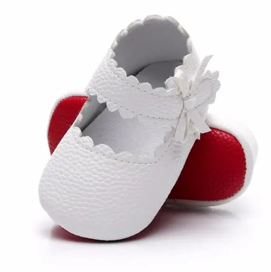 2020 new babe Girls PU leather Baby Moccasins Infant soft leather First walkers solid soft sole Prewalkers baby shoes
2020 new babe Girls PU leather Baby Moccasins Infant soft leather First walkers solid soft sole Prewalkers baby shoes