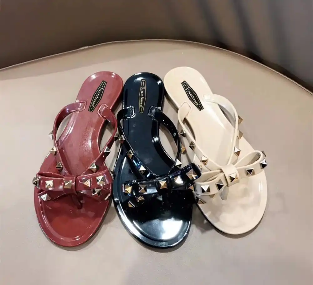 bow tie jelly flip flops