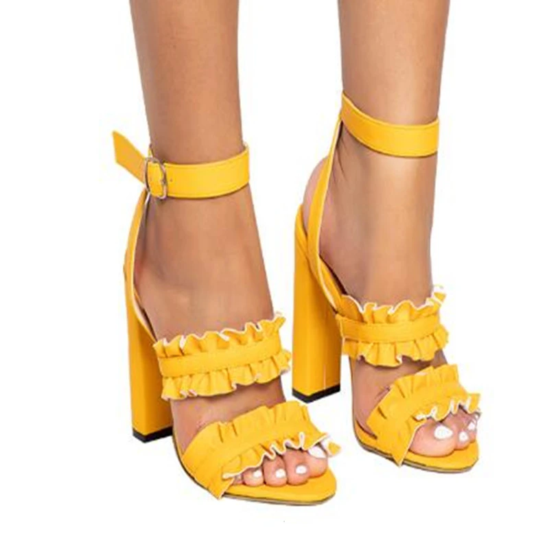 Women Sandals Woman Summer Style Bohemia High-Heel Vintage Flowers Women Yellow Beige Shoes Sandals Pumps Sexy Shoes
Women Sandals Woman Summer Style Bohemia High-Heel Vintage Flowers Women Yellow Beige Shoes Sandals Pumps Sexy Shoes