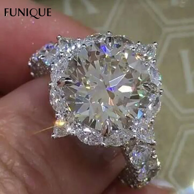 FUNIQUE Top Quality Round Rhinestone Rings Women Silver Color Shining Zircon Rings Classic Wedding Engagement Crystal Jewelry
FUNIQUE Top Quality Round Rhinestone Rings Women Silver Color Shining Zircon Rings Classic Wedding Engagement Crystal Jewelry