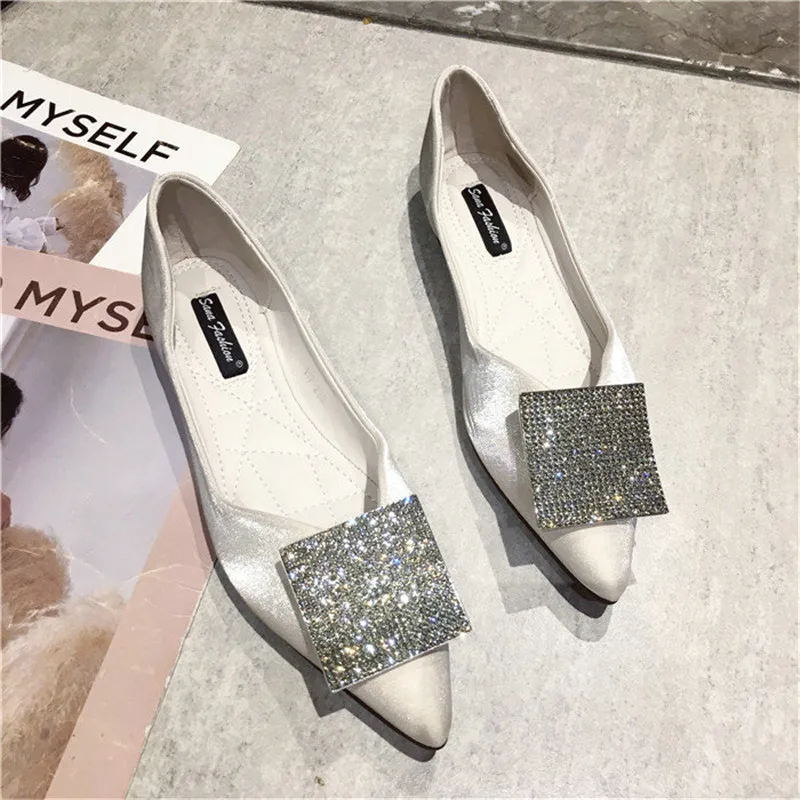 2019 Summer And Autumn New Fashion Square Diamond Buckle Korean Version Pointed Work Shoes With Shallow Mouth Single Shoes
2019 Summer And Autumn New Fashion Square Diamond Buckle Korean Version Pointed Work Shoes With Shallow Mouth Single Shoes