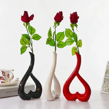Fashion Home Decoration Heart-shaped Ceramic Vases Wedding Room Furnishings Crafts Gifts Flower Vase
Fashion Home Decoration Heart-shaped Ceramic Vases Wedding Room Furnishings Crafts Gifts Flower Vase