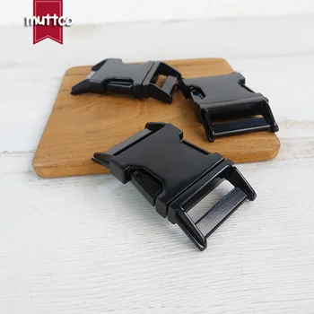100pcs/lot Plated metal buckle quick release buckle for DIY pet dog collar 30mm webbing garment bag accessories DCK-030B
100pcs/lot Plated metal buckle quick release buckle for DIY pet dog collar 30mm webbing garment bag accessories DCK-030B