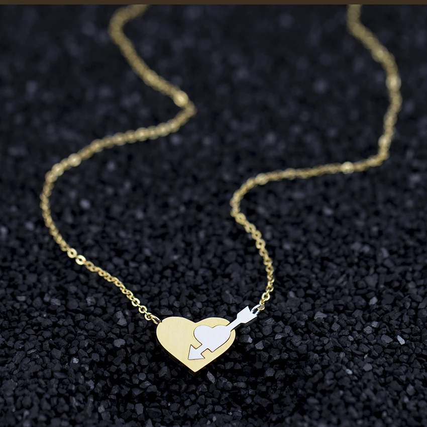 Collier Femme Double Hearts Joined With A Piercing Arrow Pendant Necklace For Couples Love Forever Jewelry Gifts Collar Chocker
Collier Femme Double Hearts Joined With A Piercing Arrow Pendant Necklace For Couples Love Forever Jewelry Gifts Collar Chocker
