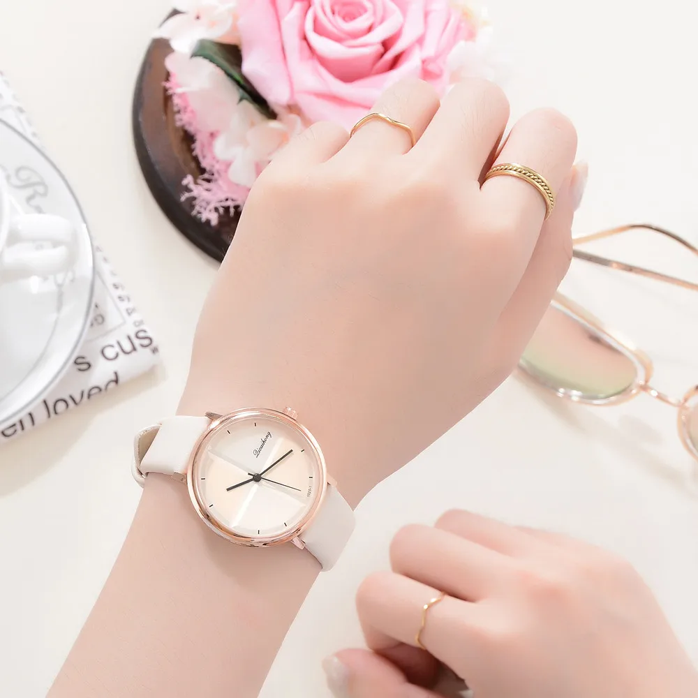Woman's Watch Fashion Luxury Ladies Quartz Wristwatch Top Brand Leather Strap Watch Wrist Watches Gifts Clock Montre Femme HK&50
Woman's Watch Fashion Luxury Ladies Quartz Wristwatch Top Brand Leather Strap Watch Wrist Watches Gifts Clock Montre Femme HK&50