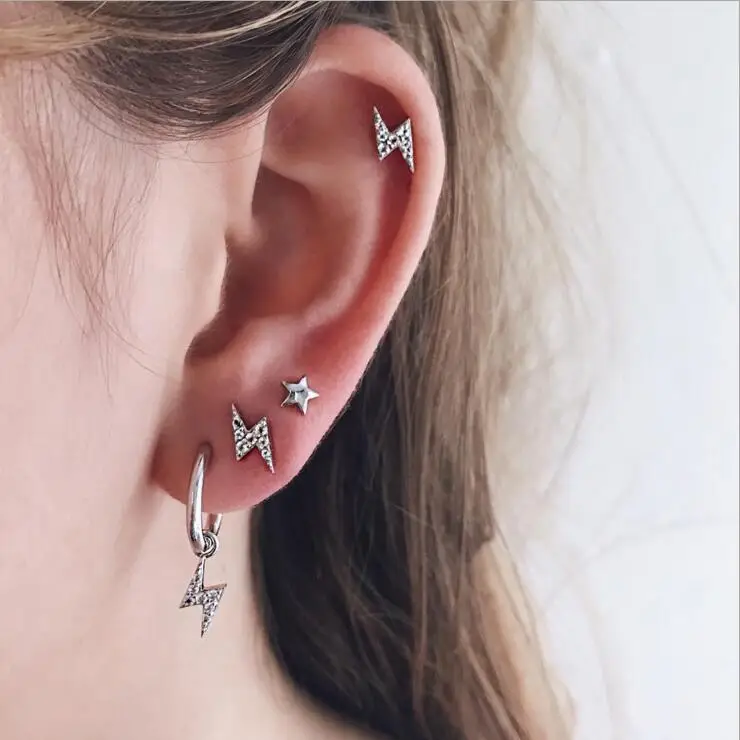 Trendy 4 Pcs/lot Flash Star Stud Earrings Piercing Silver Color Circle Ear Studs for Women Boho Pentagram Brincos 2018 Jewellery
Trendy 4 Pcs/lot Flash Star Stud Earrings Piercing Silver Color Circle Ear Studs for Women Boho Pentagram Brincos 2018 Jewellery