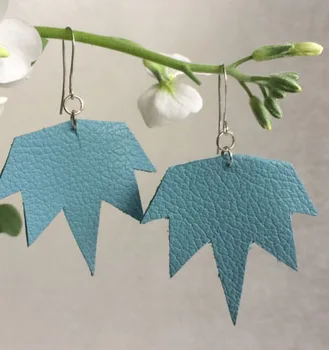 Blue earrings Golden Deer Wood Mould is compatible with most leading machines Mold thickness: 15.8mm
Blue earrings Golden Deer Wood Mould is compatible with most leading machines Mold thickness: 15.8mm