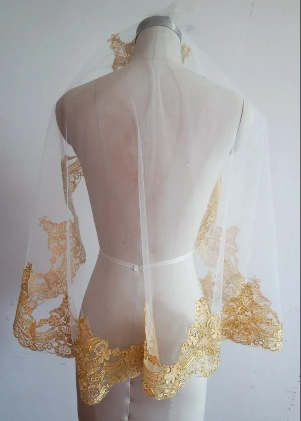 Beautiful Gold Lace Applique Edge One Layer Short Wedding Veils Elbow Length White / Ivory Tulle Bridal Veil Custom Made
Beautiful Gold Lace Applique Edge One Layer Short Wedding Veils Elbow Length White / Ivory Tulle Bridal Veil Custom Made