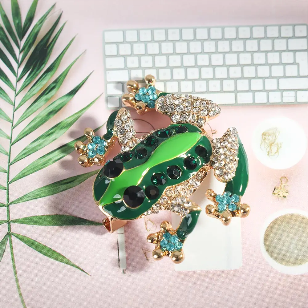 Rhinestone Frog Enamel Brooch Lapel Pin For Elegant Women Mixed Color Animal Party Home Brooches Pins Mother Gift
Rhinestone Frog Enamel Brooch Lapel Pin For Elegant Women Mixed Color Animal Party Home Brooches Pins Mother Gift