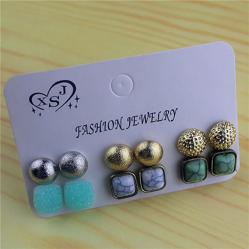New fashion gorgeous women's ornaments girls birthday party beautiful ball retro style with ear nail earrings to avoid shipping
New fashion gorgeous women's ornaments girls birthday party beautiful ball retro style with ear nail earrings to avoid shipping