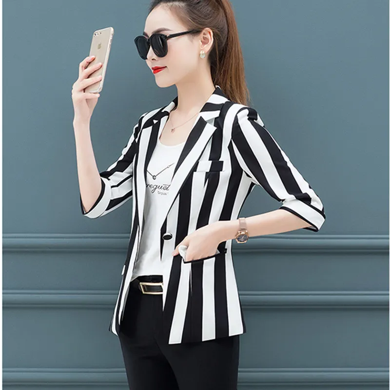 ladies five-point sleeves striped small suit jacket 2019 thin section spring and autumn single buckle casual large size jacket
ladies five-point sleeves striped small suit jacket 2019 thin section spring and autumn single buckle casual large size jacket