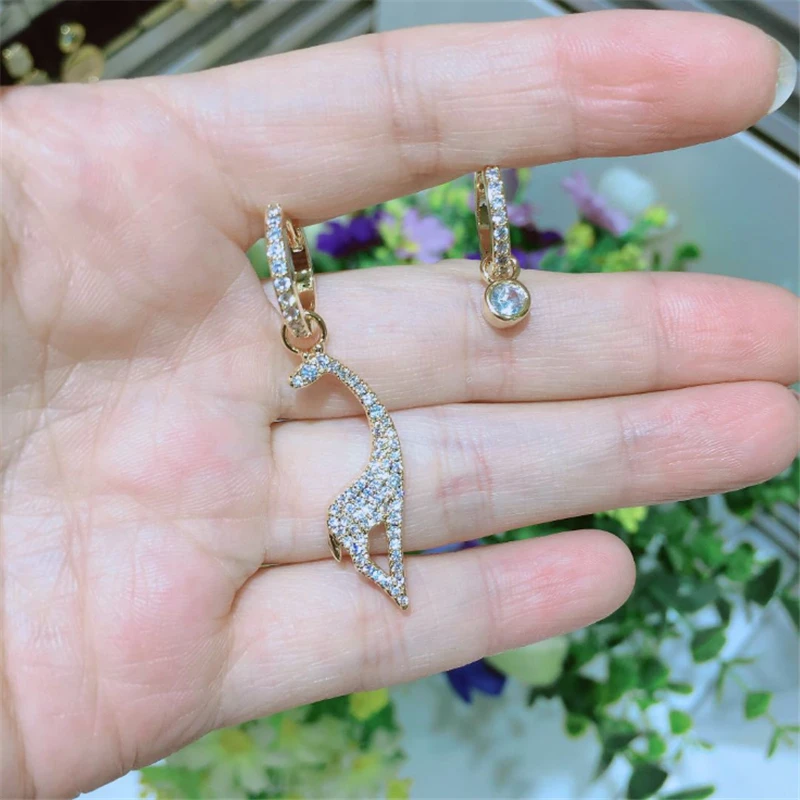 luxury brand unique hot sale cute animal giraffe asymmetrical drop earrings wholesale gold trendy 2019 women's earring E03606
luxury brand unique hot sale cute animal giraffe asymmetrical drop earrings wholesale gold trendy 2019 women's earring E03606