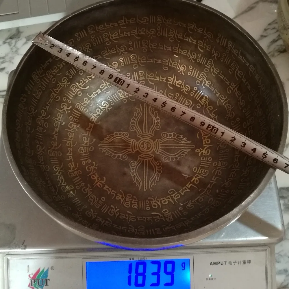 TBC976 Tibetan Huge superbig Pure Brass Handmade singing bowlTibet Antiqued Crafts Free shipping
TBC976 Tibetan Huge superbig Pure Brass Handmade singing bowlTibet Antiqued Crafts Free shipping