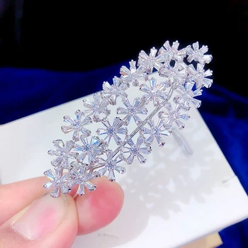 Alta calidad zirconia senoras horquilla moda flores nina tocado envio gratis B00024
Alta calidad zirconia senoras horquilla moda flores nina tocado envio gratis B00024
