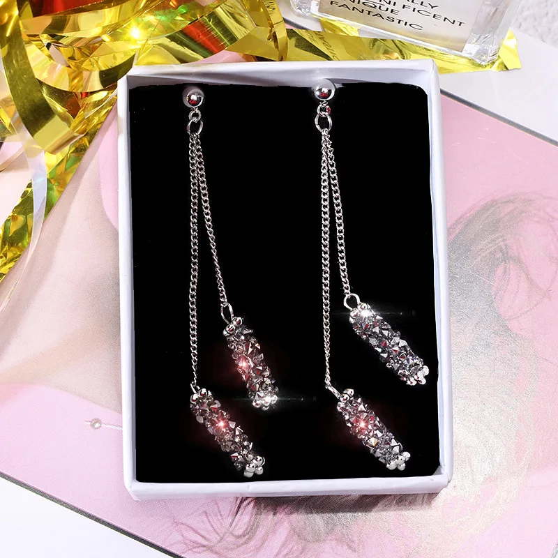 Glitter Full Rhinestones Geometric Round Pillar Shape Drop Earrings Blue Silver Gun Black Crystal Long Chain Tassel Earrings
Glitter Full Rhinestones Geometric Round Pillar Shape Drop Earrings Blue Silver Gun Black Crystal Long Chain Tassel Earrings
