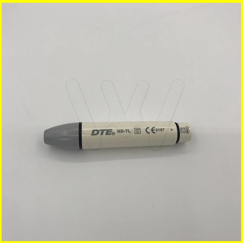 High Quality Dental LED Light Ultrasonic Piezo Scaler Handpiece fit DTE SATELEC Scaling Tips HD-7L
High Quality Dental LED Light Ultrasonic Piezo Scaler Handpiece fit DTE SATELEC Scaling Tips HD-7L