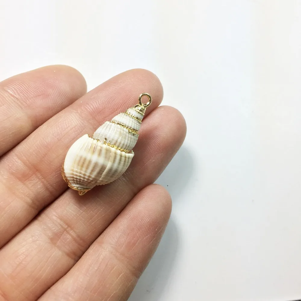 Eruifa Hot sell 5pcs about 25mm Conch Natural Gold Shell Charms Wholesales necklace,earring bracelet jewelry DIY handmade
Eruifa Hot sell 5pcs about 25mm Conch Natural Gold Shell Charms Wholesales necklace,earring bracelet jewelry DIY handmade