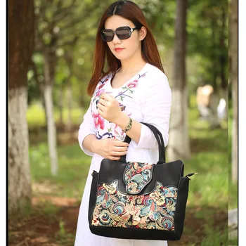 New Women black Handbag Embroidery Bag National Floral Embroidered Bags Ladies Double Zipper Black Travel Bag Woman Small Totes
New Women black Handbag Embroidery Bag National Floral Embroidered Bags Ladies Double Zipper Black Travel Bag Woman Small Totes