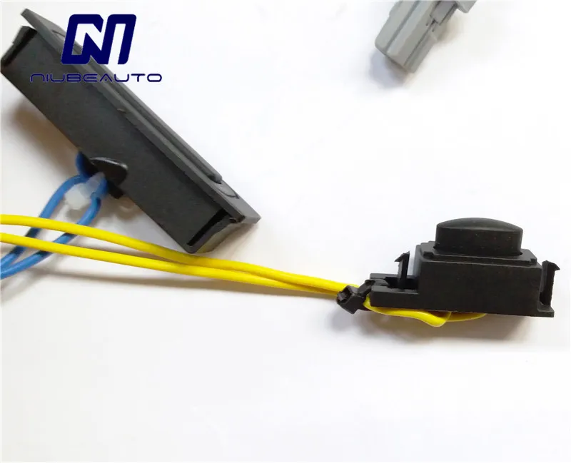 New Trunk Switch Opner For Nissan Tiida C11 LATIO Versa 25380-ED002 25380ED002 4