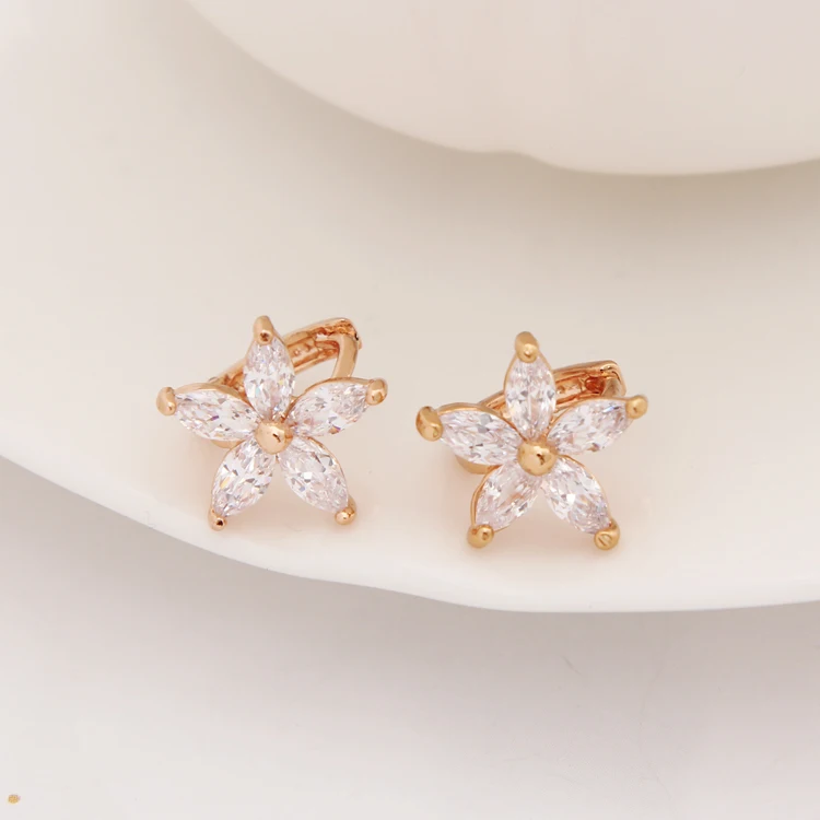 MINHIN Brilliant Flower Design Zircon Hoop Earring Cute Mini Earring Wedding Special Gold Color Earring For Girl
MINHIN Brilliant Flower Design Zircon Hoop Earring Cute Mini Earring Wedding Special Gold Color Earring For Girl