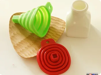 Free shipping 100pcs Kitchen Gadgets Tool accessories Silicone Collapsible Style Funnel Mini Foldable Folding Portable
Free shipping 100pcs Kitchen Gadgets Tool accessories Silicone Collapsible Style Funnel Mini Foldable Folding Portable