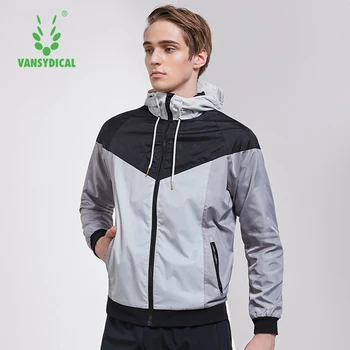 2019 Europe and the United States new cotton sports men's fitness running coat hooded color matching
2019 Europe and the United States new cotton sports men's fitness running coat hooded color matching