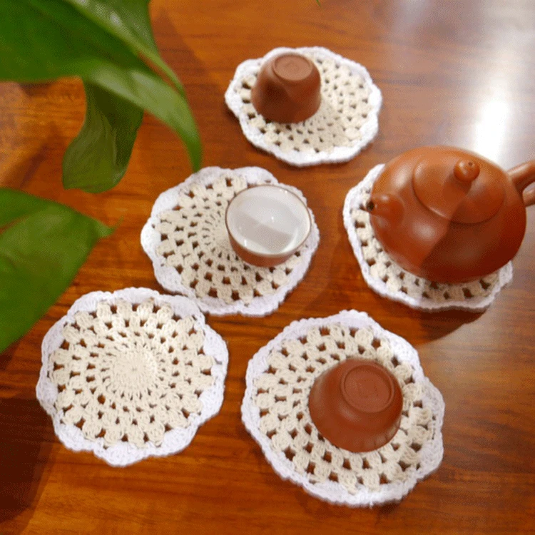 (4pcs/lot) Handmade hook flowers cotton lace / hollow round decorative mat coasters /Two Mixed colors cup pads / diameter 8-10CM
(4pcs/lot) Handmade hook flowers cotton lace / hollow round decorative mat coasters /Two Mixed colors cup pads / diameter 8-10CM