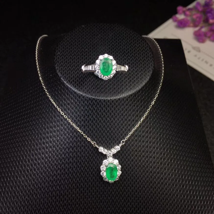 Photo taking single grain gemstone 1 carat natural emerald suit 925 silver concise world precious gem 100% natural
Photo taking single grain gemstone 1 carat natural emerald suit 925 silver concise world precious gem 100% natural